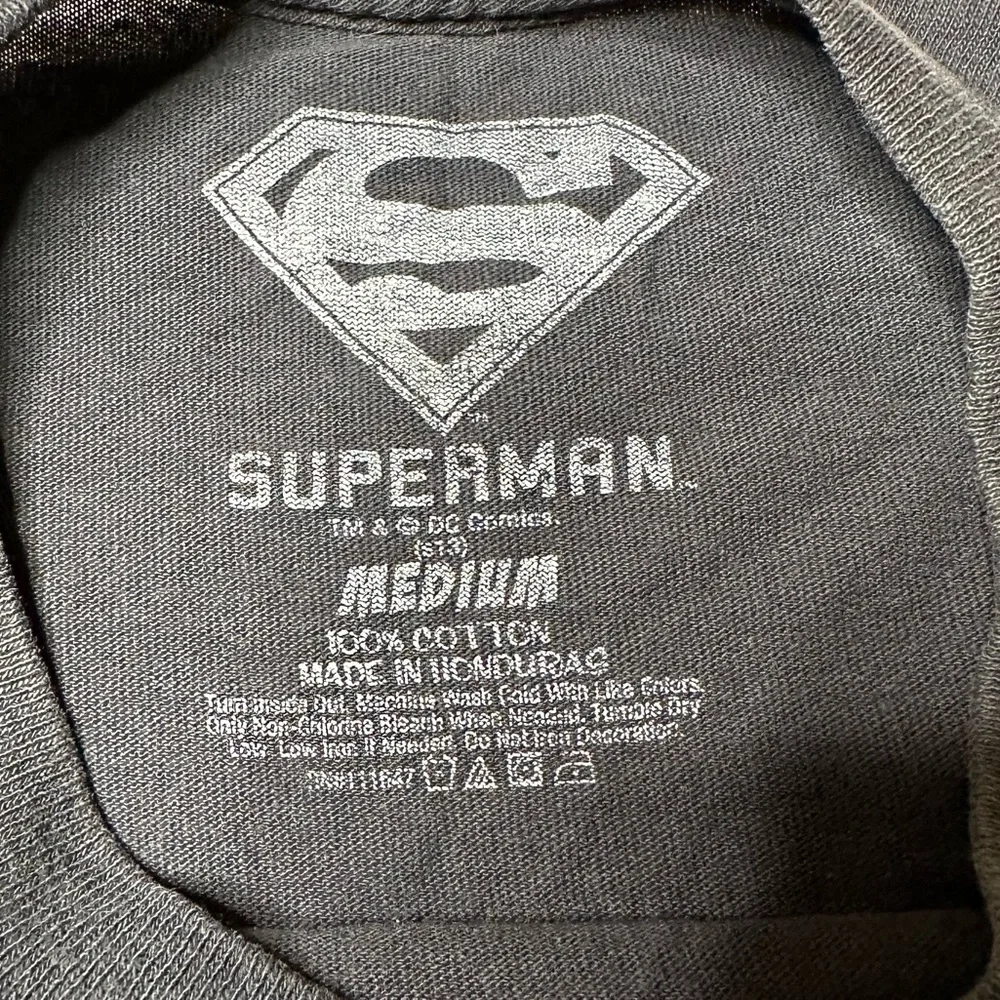 DC Comics Superman Changing Into Superhero Graphic T-Shirt Men’s Sz M - Picture 7 of 9